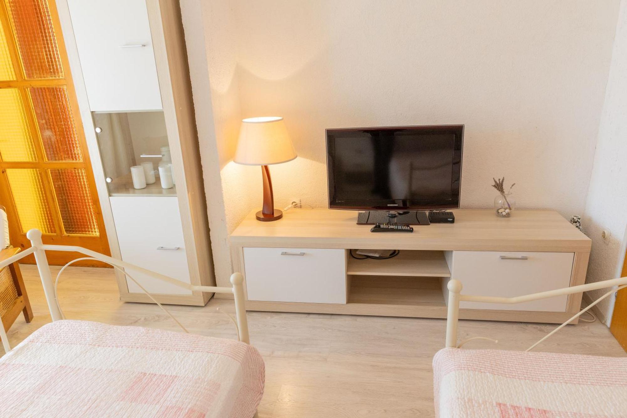 Apartmani Trlaja Vodice Zewnętrze zdjęcie
