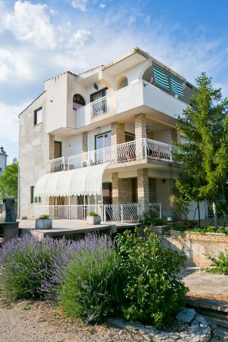 Apartmani Trlaja Vodice Zewnętrze zdjęcie