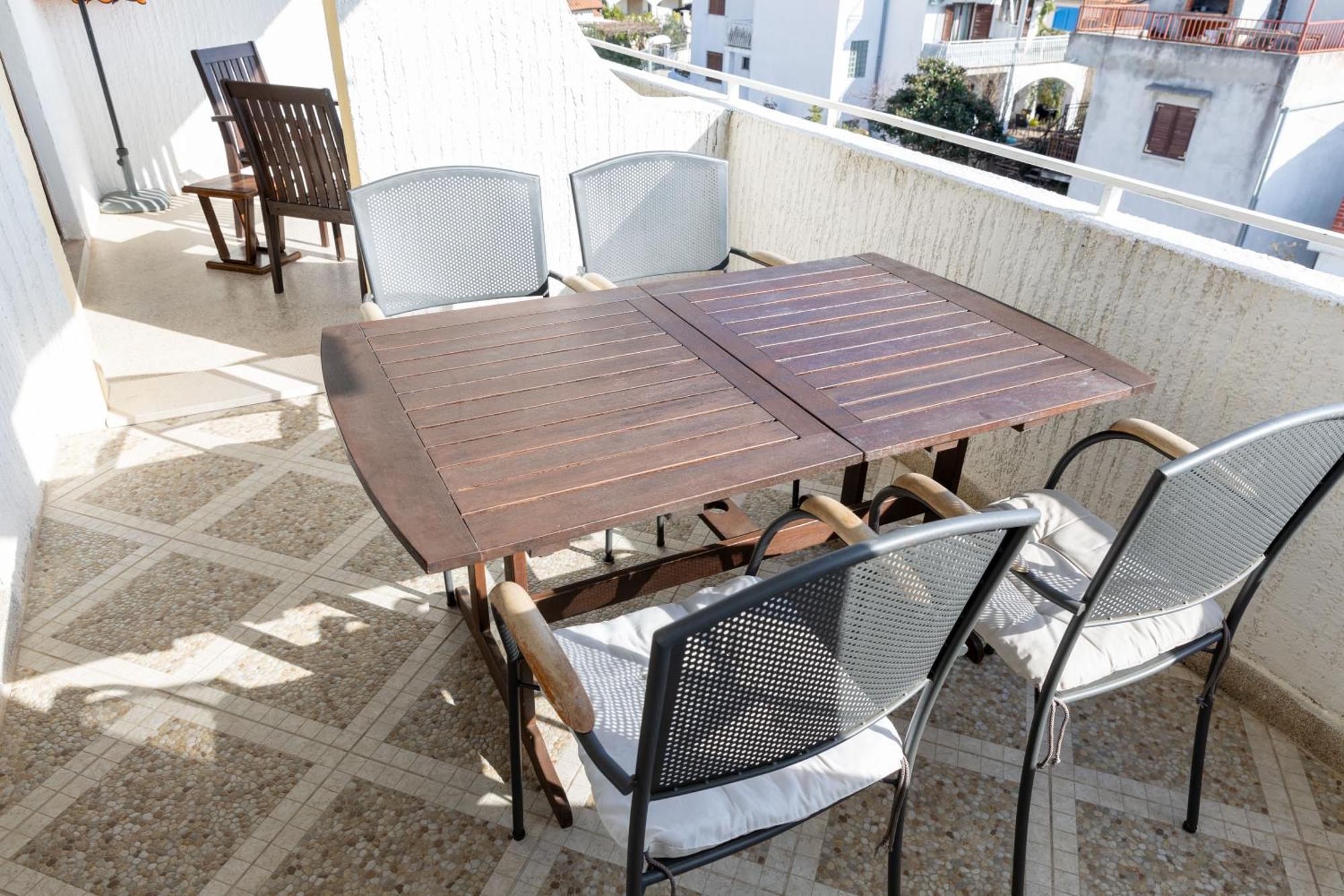 Apartmani Trlaja Vodice Zewnętrze zdjęcie